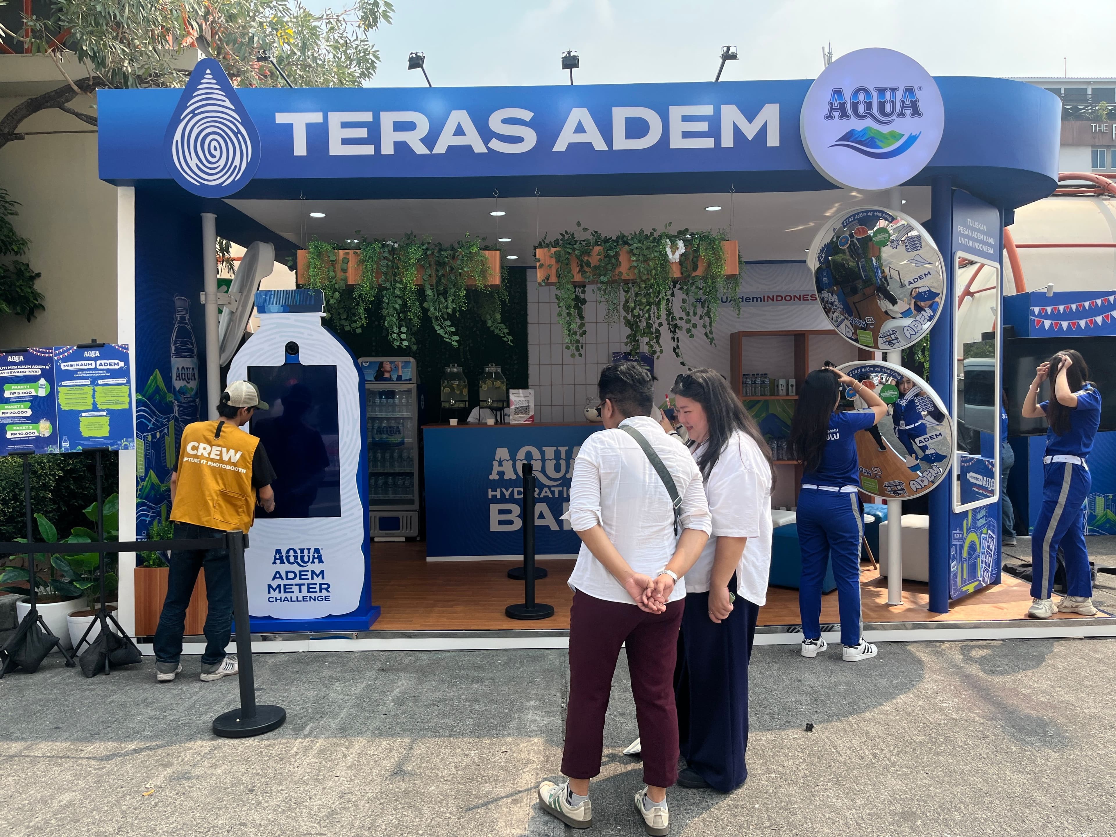 Restorasi Kesegaran Kemerdekaan : Strategi Aktivasi Brand AQUA dan Solusi Manajemen Event Terpadu di Blok M 