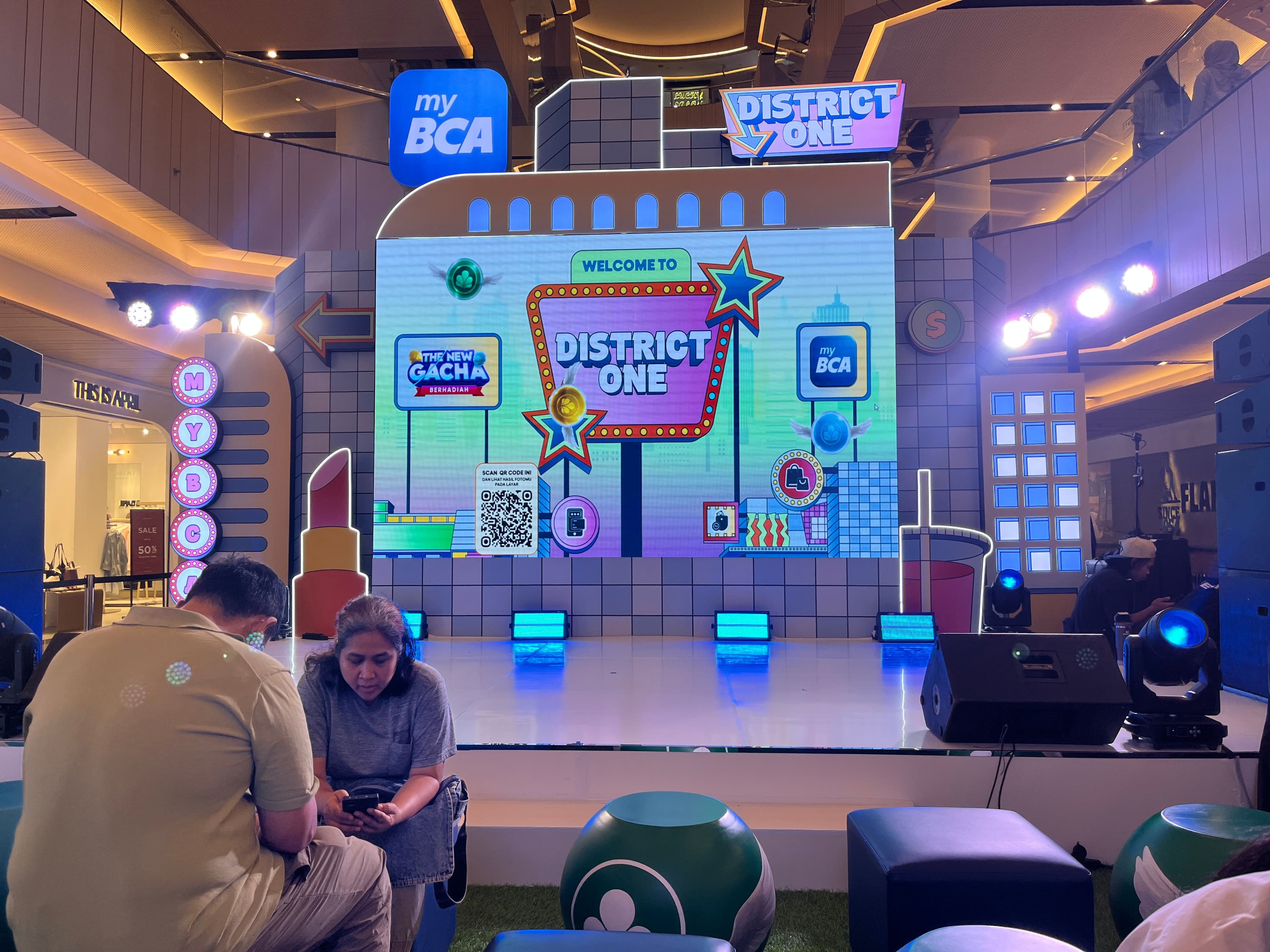 Bukan Cuma Hura-Hura : Rahasia di Balik Ramainya Event myBCA District One di Blok M Plaza!